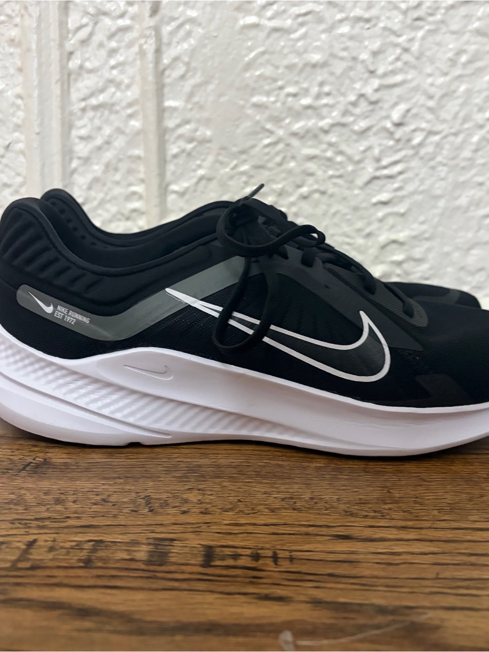 Nike Men’s Black & White Athletic Sneakers